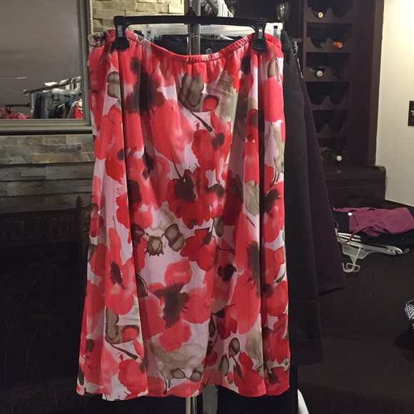 Dresses & Skirts - Skirt size 18W good condition